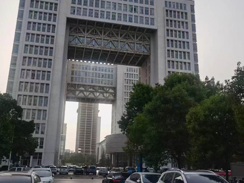 上海取保候審律師今天為您解答律師會見相關內容