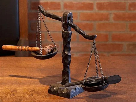 浦東?御橋律師答公務員兼職違紀與否